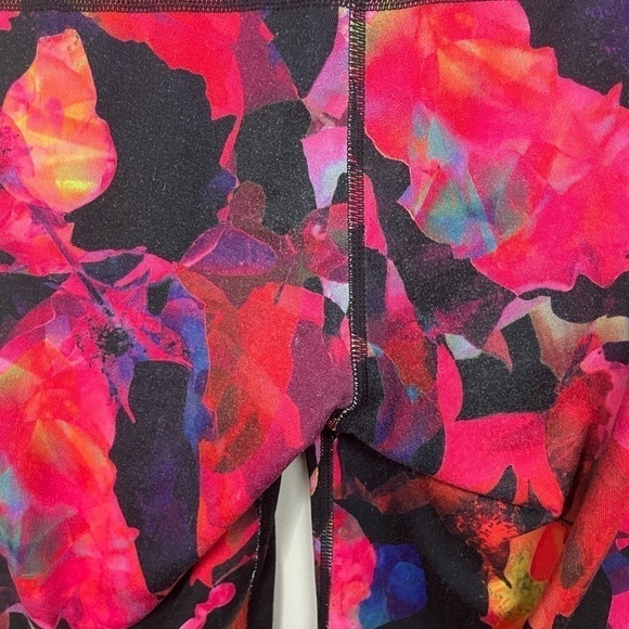 Athleta High Rise Mystique Chaturanga Floral Mesh Leg Capri, Pink, Black, Small - Picture 5 of 10